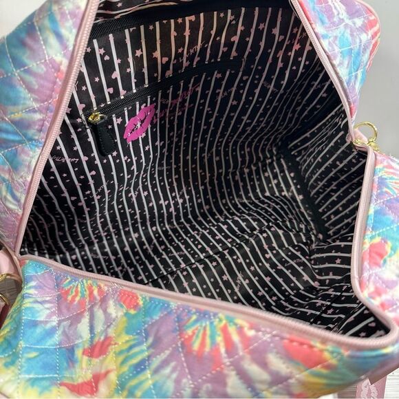NWT BETSEY JOHNSON QUILTED MULTI COLOR TIE DYE LARGE WEEKENDER TRAVEL BAG - Picture 8 of 8